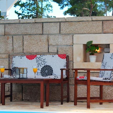 Bungalow Vice With Pool Pakostane Bagian luar foto